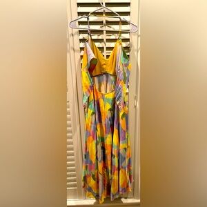 Astr the Label Blythe yellow abstract dress. Size XS